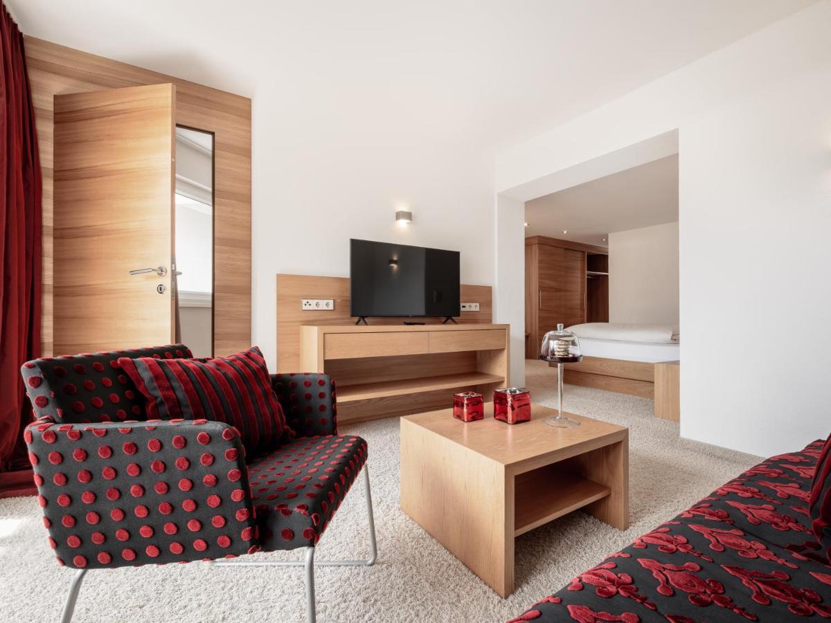 Alpen-Comfort-Hotel Central Nauders Exterior photo