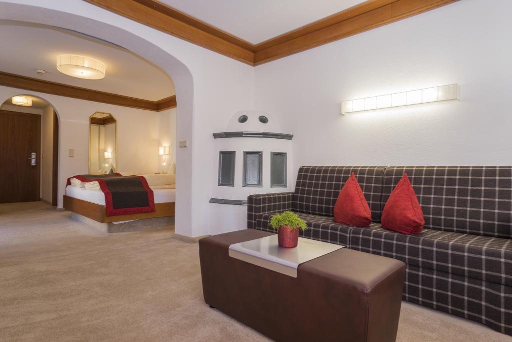 Alpen-Comfort-Hotel Central Nauders Exterior photo